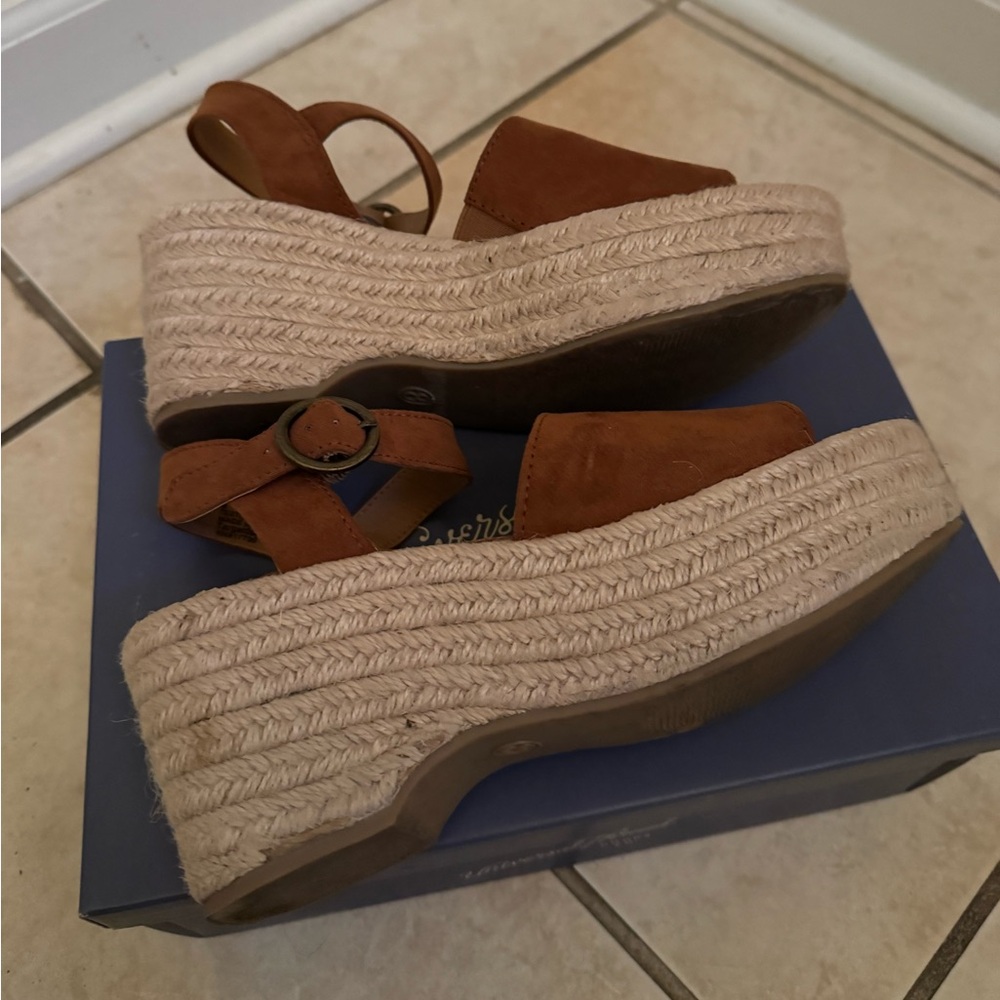 Universal Thread Women’s Platform Sandals - image 4